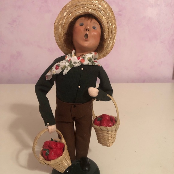 Byers Caroler - Picture 8 of 10